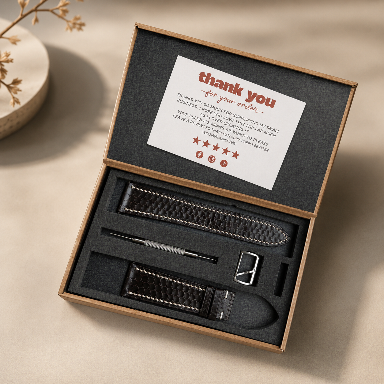 Mocgoods gift box presentation with thank you card