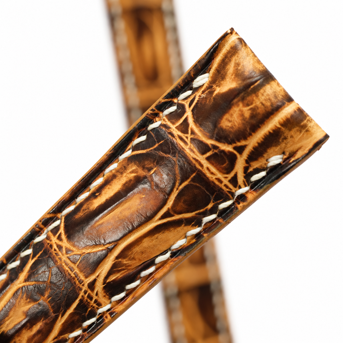 Black Amber Patina Alligator strap macro lug end scales