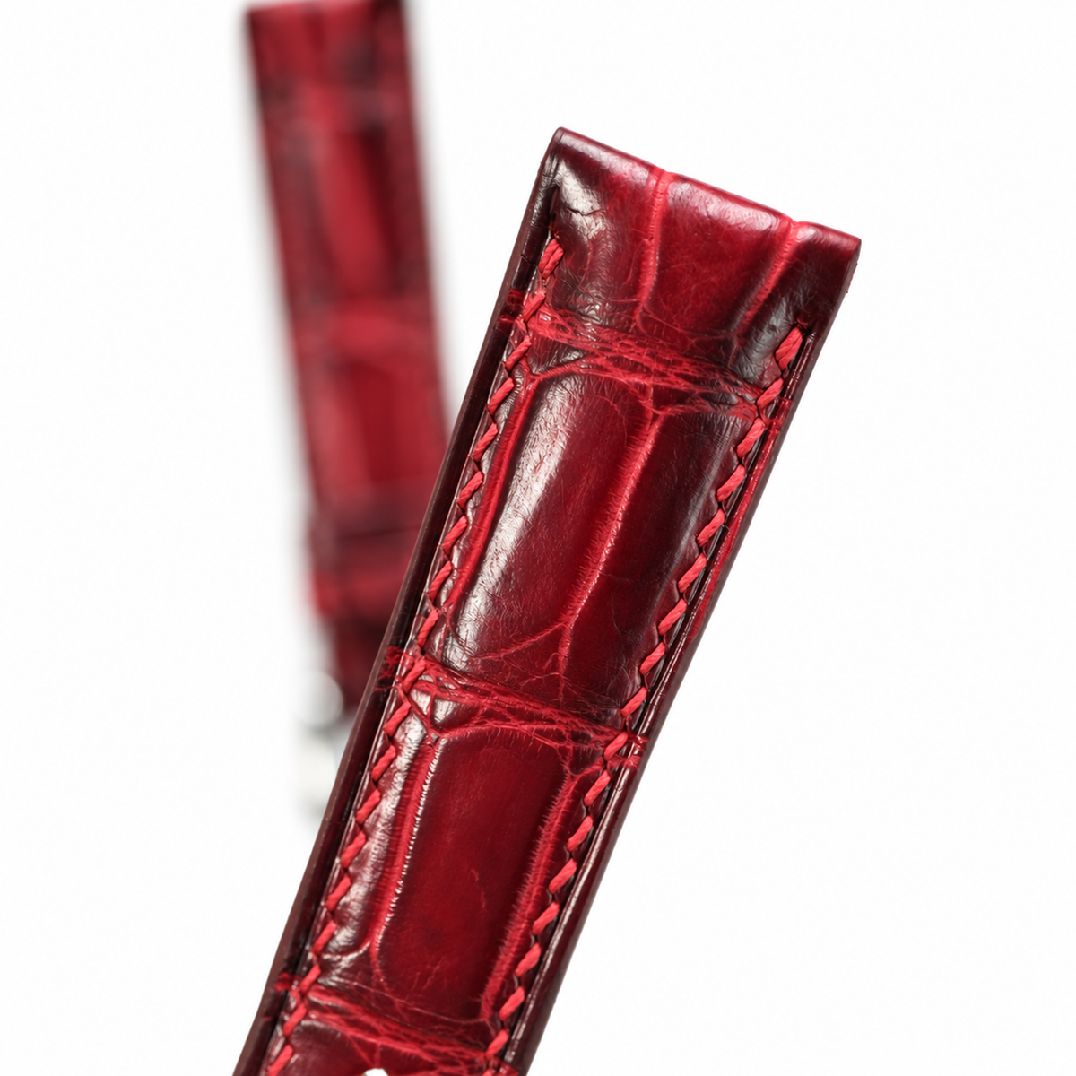 Red Bordeaux Patina Alligator strap macro lug end scales